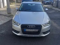 Cinzento Usado 2014 Audi A3 Citadino | € 13.500 (Bom preço)