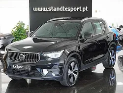 Preto Usado 2022 Volvo XC40 Core SUV | € 32.990 (Preço justo)