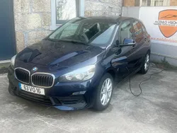 Azul Usado 2018 BMW 225 Luxury Line Monovolume | € 16.750