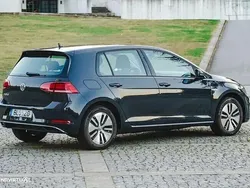 Cinzento Usado 2020 VW e-Golf Citadino | € 21.900