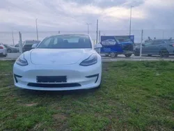 Branco Usado 2019 Tesla Model 3 Sedan | € 25.490 (Preço elevado)
