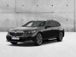 Preto sapphire metalizada Novo 2024 BMW 530e Comfort Edition Carrinha | € 81.296 (Preço justo)