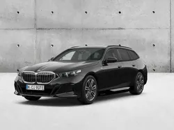 Preto sapphire metalizada Novo 2024 BMW 530e Comfort Edition Carrinha | € 81.296 (Caro)