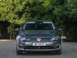 Cinzento Usado 2019 VW e-Golf Citadino | € 15.250 (Preço justo)