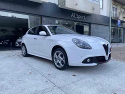 Branco Usado 2019 Alfa Romeo Giulietta Citadino | € 21.900 (Caro)
