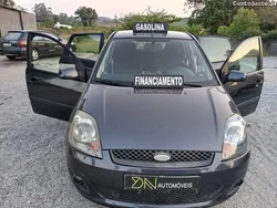Cinza Usado 2006 Ford Fiesta Citadino | € 2.950