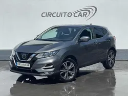 Cinzento Usado 2018 Nissan Qashqai N-Connecta SUV | € 16.300 (Preço justo)