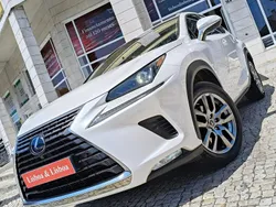 Branco perola Usado 2018 Lexus NX300h SUV | € 33.500