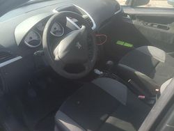 Usado 2008 Peugeot 207 Sedan | € 3.500 (Bom preço)
