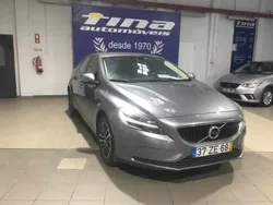 Cinzento Usado 2019 Volvo V40 Carrinha | € 18.900 (Preço justo)