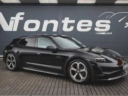 Preto Usado 2021 Porsche Taycan Sedan | € 75.250 (Preço justo)