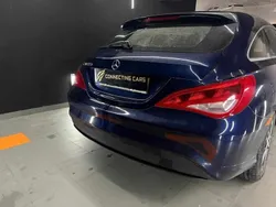 Azul Usado 2017 Mercedes CLA180 Urban Sedan | € 16.990 (Bom preço)