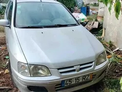 Usado 2001 Mitsubishi Space Star Sedan | € 1.000