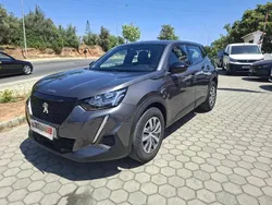 Cinza Usado 2023 Peugeot 2008 Active SUV | € 19.900 (Preço justo)