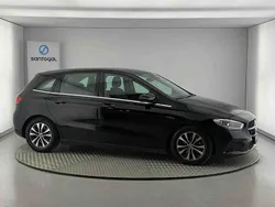 Preto Usado 2023 Mercedes B180 Monovolume | € 38.490