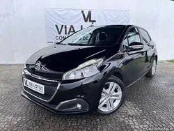 Preto Usado 2017 Peugeot 208 Style Citadino | € 9.249 (Preço justo)
