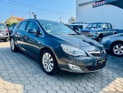 Cinza Usado 2010 Opel Astra Enjoy Citadino | € 6.990 (Preço justo)