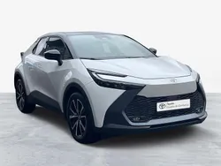 Branco (pintura metalizada especial) Usado 2024 Toyota C-HR SUV | € 37.000 (Preço elevado)