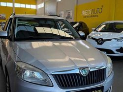 Cinza Usado 2011 Skoda Fabia Family | € 5.990
