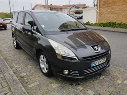 Cinza Usado 2013 Peugeot 5008 Style Monovolume | € 10.000 (Preço justo)