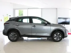 Cinzento Usado 2024 Nissan Qashqai Acenta SUV | € 29.500 (Preço justo)