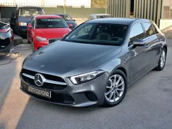 Cinza Usado 2018 Mercedes A180 Style | € 22.700 (Bom preço)