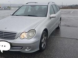 Cinzento Usado 2005 Mercedes C200 Sedan | € 4.750