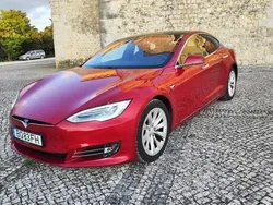 Vermelho Usado 2019 Tesla Model S Long Range Sedan | € 37.500