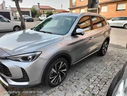 Cinzento Usado 2024 MG ZS Sedan | € 25.000
