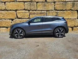 Cinza Usado 2023 Renault Mégane Techno | € 28.900 (Preço justo)