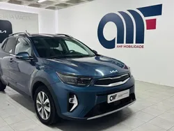 Azul Usado 2024 Kia Stonic SUV | € 18.899 (Preço justo)