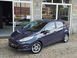 Cinza Usado 2014 Ford Fiesta Titanium Citadino | € 7.950 (Preço justo)
