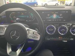 Usado 2019 Mercedes A180 AMG line Sedan | € 25.000 (Preço elevado)