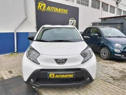 Branco Usado 2023 Toyota Aygo Citadino | € 16.490 (Preço justo)