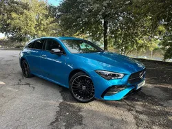 Azul Usado 2023 Mercedes CLA250e AMG line Sedan | € 37.990 (Preço justo)