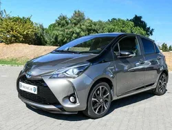 Cinza Usado 2017 Toyota Yaris Hybrid | € 16.450 (Bom preço)