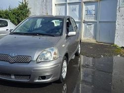 Usado 2003 Toyota Yaris Sedan | € 3.850 (Preço justo)