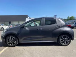 Cinza Usado 2022 Toyota Yaris Hybrid Comfort | € 20.750 (Preço justo)