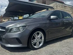 Cinza Usado 2018 Mercedes A180 Style | € 18.490 (Preço justo)
