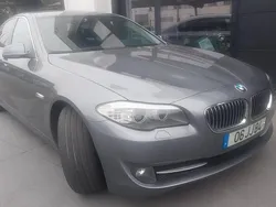 Cinza Usado 2010 BMW 520 Citadino | € 13.850