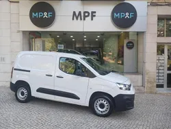 Branco Usado 2023 Fiat Doblò Monovolume | € 17.990 (Preço justo)