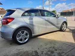 Cinzento Usado 2013 Mercedes A180 Citadino | € 12.900 (Preço justo)
