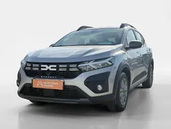 Cinza Usado 2023 Dacia Sandero Expression Citadino | € 17.900 (Preço justo)
