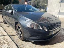 Cinzento Usado 2013 Volvo V60 R-Design Carrinha | € 12.500 (Caro)