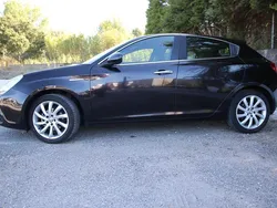 Preto Usado 2013 Alfa Romeo Giulietta Distinctive Citadino | € 9.800