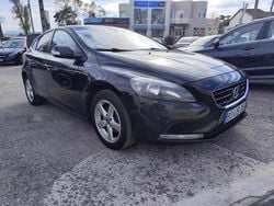 Preto Usado 2015 Volvo V40 Momentum Carrinha | € 12.900 (Preço justo)