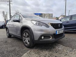 Cinza Usado 2019 Peugeot 2008 Active SUV | € 11.900 (Bom preço)