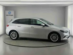 Cinzento Usado 2019 Mercedes 180 Sedan | € 27.000 (Bom preço)