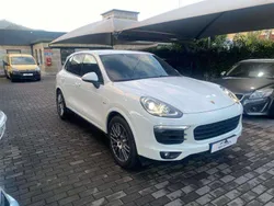 Branco Usado 2015 Porsche Cayenne Sport SUV | € 58.000