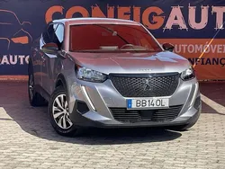 Cinzento Usado 2023 Peugeot 2008 SUV | € 20.990 (Preço justo)